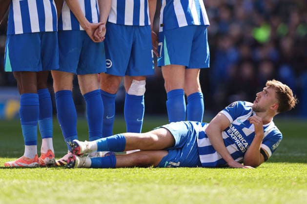 Brighton v Liverpool 21 March 2026, Falmer - Premier League Football - Brighton & Hove Albion v Liverpool - Jack Hinshelwood of Brighton & Hove Albion lies on the floor behind the defensive wall - Photo: Charlotte Wilson Offside. Falmer UK Copyright: xCharlottexWilsonx xOffsidexOffside