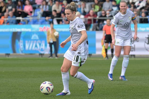 Svenja Huth (VfL Wolfsburg, 10) am mit Ball GER, TSG 1899 Hoffenheim vs. VfL Wolfsburg, Fussball, Google Pixel Frauen-Bundesliga, Saison 2025 2026, 21.03.2026 DFB DFL regulations prohibit any use of photographs as image sequences and or quasi-video GER, TSG 1899 Hoffenheim vs. VfL Wolfsburg, Fussball, Google Pixel Frauen-Bundesliga, Saison 2025 2026, 21.03.2026 Hoffenheim Copyright: xEibner-Pressefoto TobiasxBaurx EP_TBR