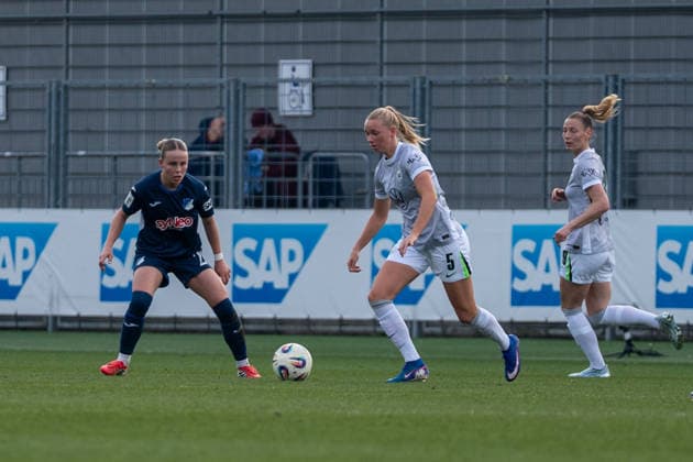 Google Pixel Frauen-Bundesliga: TSG Hoffenheim vs VfL Wolfsburg, Dietmar-Hopp-Stadion, 21.03.2026 Am Ball Ella Peddemors (VfL Wolfsburg Frauen, 5) Google Pixel Frauen-Bundesliga: TSG Hoffenheim vs VfL Wolfsburg, Dietmar-Hopp-Stadion, 21.03.2026 DFB DFL REGULATIONS PROHIBIT ANY USE OF PHOTOGRAPHS AS IMAGE SEQUENCES AND OR QUASI-VIDEO. Copyright: xBEAUTILUSxSPORTS Hillx