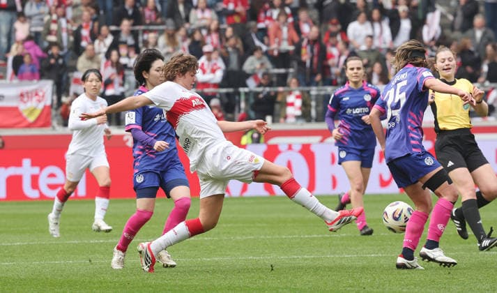 Stuttgart , Fußball Frauen 2. Bundesliga , VfB Stuttgart vs. 1. FSV Mainz 05 , Rosa Rückert ( VfB )