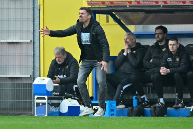 Paderborn, Home Deluxe Arena, 21.03.26, GER, Herren, 2.Bundesliga, Saison 2025-2026, SC Paderborn 07 - Dynamo Dresden Bild: Trainer Thomas STAMM (Dresden) DFL regulations prohibit any use of photographs as image sequences and or quasi-video. NRW Deutschland