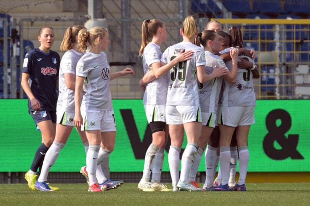 Tor,Torjubel zum 0:1 der durch das Tor von Lineth Beerensteyn (VfL Wolfsburg, 09) GER, TSG 1899 Hoffenheim vs. VfL Wolfsburg, Fussball, Google Pixel Frauen-Bundesliga, Saison 2025 2026, 21.03.2026 DFB DFL regulations prohibit any use of photographs as image sequences and or quasi-video GER, TSG 1899 Hoffenheim vs. VfL Wolfsburg, Fussball, Google Pixel Frauen-Bundesliga, Saison 2025 2026, 21.03.2026 Hoffenheim Copyright: xEibner-Pressefoto TobiasxBaurx EP_TBR