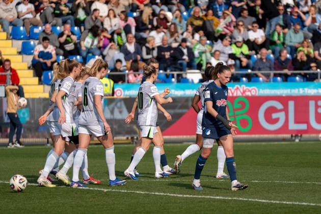 Google Pixel Frauen-Bundesliga: TSG Hoffenheim vs VfL Wolfsburg, Dietmar-Hopp-Stadion, 21.03.2026 Tor zum 0:1 für den VfL Wolfsburg durch die Torschützin Lineth Beerensteyn (VfL Wolfsburg Frauen, 9) Tor und Jubel Google Pixel Frauen-Bundesliga: TSG Hoffenheim vs VfL Wolfsburg, Dietmar-Hopp-Stadion, 21.03.2026 DFB DFL REGULATIONS PROHIBIT ANY USE OF PHOTOGRAPHS AS IMAGE SEQUENCES AND OR QUASI-VIDEO. Copyright: xBEAUTILUSxSPORTS Hillx
