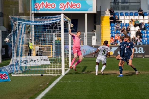 Google Pixel Frauen-Bundesliga: TSG Hoffenheim vs VfL Wolfsburg, Dietmar-Hopp-Stadion, 21.03.2026 Tor zum 0:1 für den VfL Wolfsburg durch die Torschützin Lineth Beerensteyn (VfL Wolfsburg Frauen, 9) Tor und Jubel Google Pixel Frauen-Bundesliga: TSG Hoffenheim vs VfL Wolfsburg, Dietmar-Hopp-Stadion, 21.03.2026 DFB DFL REGULATIONS PROHIBIT ANY USE OF PHOTOGRAPHS AS IMAGE SEQUENCES AND OR QUASI-VIDEO. Copyright: xBEAUTILUSxSPORTS Hillx