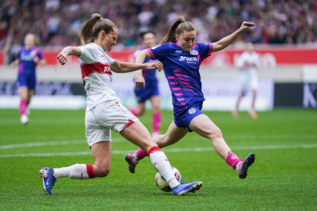 Maximiliane Rall (VfB Stuttgart, 08) im Zweikampf mit Maja Pageler (1. FSV Mainz 05, 37), GER, VfB Stuttgart vs. 1. FSV Mainz 05, Fussball, Frauen, 2. Bundesliga, 20. Spieltag, Saison 2025 2026, 21.03.2026, GER, VfB Stuttgart vs. 1. FSV Mainz 05, Fussball, Frauen, 2. Bundesliga, 20. Spieltag, Saison 2025 2026, 21.03.2026 Stuttgart Copyright: xEibner-Pressefoto ChristianxLangx EP_CLG