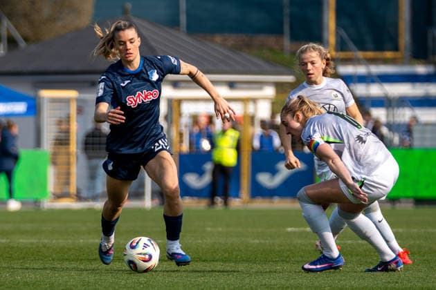 Google Pixel Frauen-Bundesliga: TSG Hoffenheim vs VfL Wolfsburg, Dietmar-Hopp-Stadion, 21.03.2026 Am Ball Selina Cerci (TSG Hoffenheim Frauen, 29) Google Pixel Frauen-Bundesliga: TSG Hoffenheim vs VfL Wolfsburg, Dietmar-Hopp-Stadion, 21.03.2026 DFB DFL REGULATIONS PROHIBIT ANY USE OF PHOTOGRAPHS AS IMAGE SEQUENCES AND OR QUASI-VIDEO. Copyright: xBEAUTILUSxSPORTS Hillx