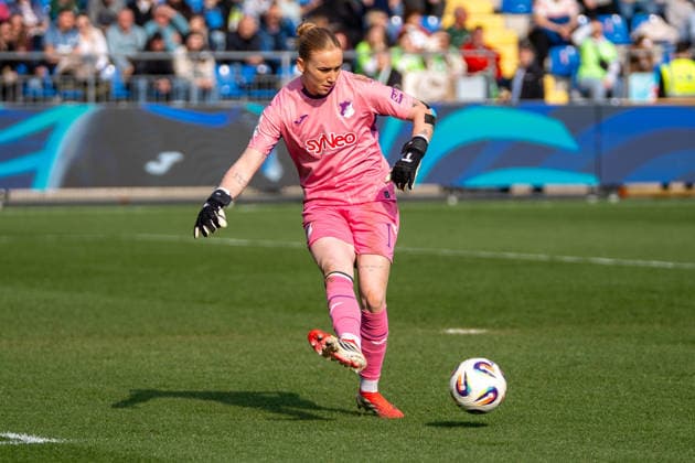 Google Pixel Frauen-Bundesliga: TSG Hoffenheim vs VfL Wolfsburg, Dietmar-Hopp-Stadion, 21.03.2026 Klärung von Laura Dick (TSG Hoffenheim Frauen, 1) Google Pixel Frauen-Bundesliga: TSG Hoffenheim vs VfL Wolfsburg, Dietmar-Hopp-Stadion, 21.03.2026 DFB DFL REGULATIONS PROHIBIT ANY USE OF PHOTOGRAPHS AS IMAGE SEQUENCES AND OR QUASI-VIDEO. Copyright: xBEAUTILUSxSPORTS Hillx