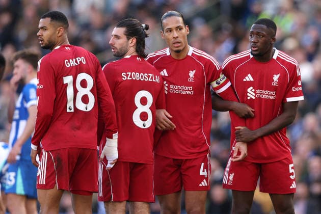 Brighton v Liverpool 21 March 2026, Falmer - Premier League Football - Brighton & Hove Albion v Liverpool - Cody Gakpo, Dominik Szoboszlai, Virgil van Dijk and Ibrahima Konate form the Liverpool defensive wall - Photo: Charlotte Wilson Offside. Falmer UK Copyright: xCharlottexWilsonx xOffsidexOffside