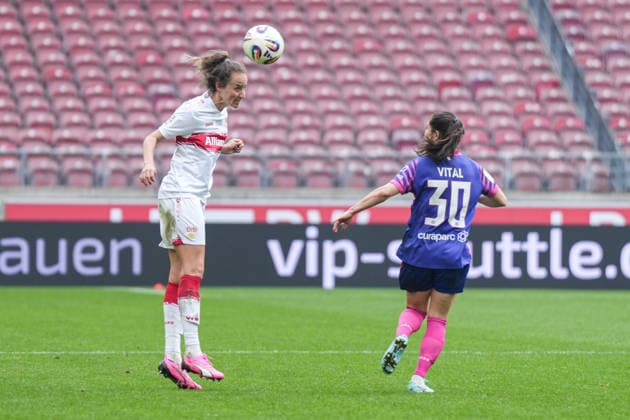 Tamar Lea Dongus (VfB Stuttgart, 32) kommt vor Vital Kats (1. FSV Mainz 05, 30) mit dem Kopf zum Ball, Kopfball, GER, VfB Stuttgart vs. 1. FSV Mainz 05, Fussball, Frauen, 2. Bundesliga, 20. Spieltag, Saison 2025 2026, 21.03.2026, GER, VfB Stuttgart vs. 1. FSV Mainz 05, Fussball, Frauen, 2. Bundesliga, 20. Spieltag, Saison 2025 2026, 21.03.2026 Stuttgart Copyright: xEibner-Pressefoto ChristianxLangx EP_CLG