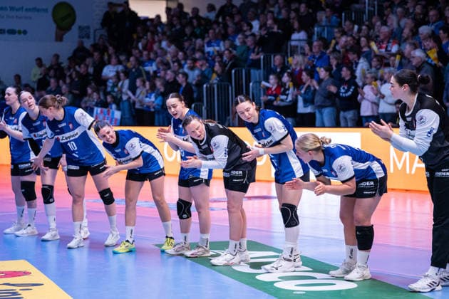 HSG Blomberg-Lippe (GER) vs. Vfl Oldenburg (GER), Handball, 1. Handball Bundesliga Frauen, 20. Spieltag, 21.3.2026, Saision 2025 2026, Blomberg Die Spielerinnen vor dem Spiel. Im Fokus: Melanie Veith (HSG Blomberg-Lippe, 16) Blomberg Sporthalle an der Ulmenallee Deutschland