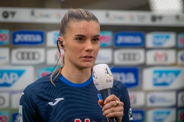 Selina Cerci (29; TSG Hoffenheim) gibt ein Interview im Dietmar-Hopp Stadion in Hoffenheim GPFBL: TSG Hoffenheim - VfL Wolfsburg Copyright: xSpeedshotx