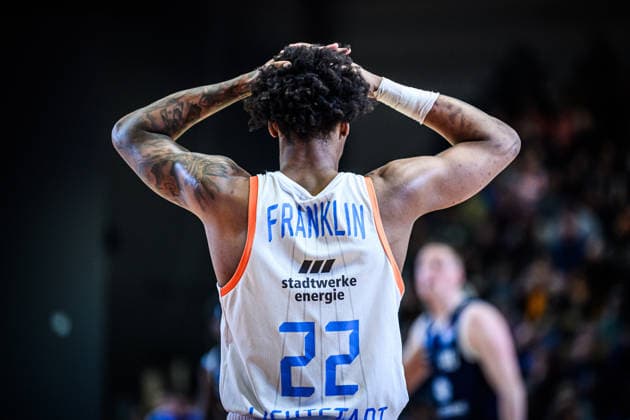 easycredit BBL Basketball Bundesliga 2025 2026 25. Spieltag 21.03.2026 Science City Jena vs SYNTAINICS MBC Javon Franklin (Jena), enttäuscht, Hände über dem Kopf Sparkassen Arena