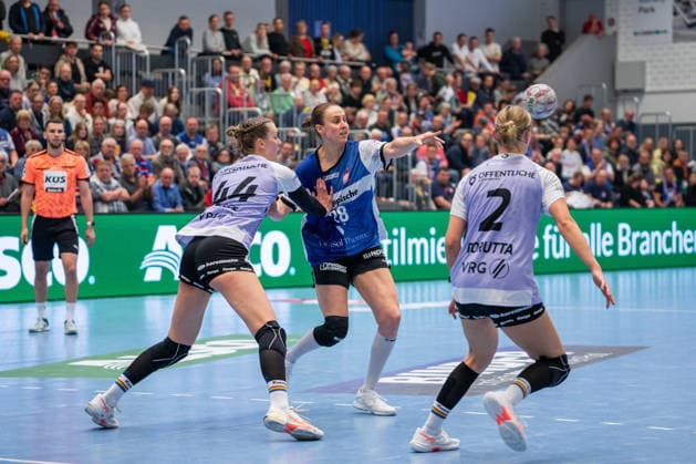 HSG Blomberg-Lippe (GER) vs. Vfl Oldenburg (GER), Handball, 1. Handball Bundesliga Frauen, 20. Spieltag, 21.3.2026, Saision 2025 2026, Blomberg Malin Sandberg (HSG Blomberg-Lippe, 28) beim Spielaufbau Blomberg Sporthalle an der Ulmenallee Deutschland