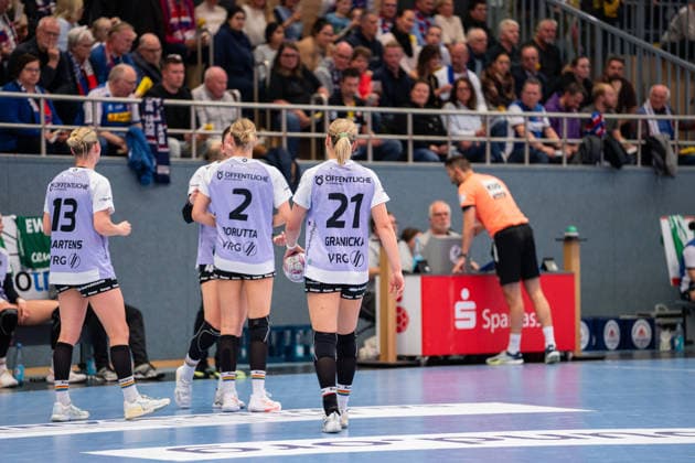 HSG Blomberg-Lippe (GER) vs. Vfl Oldenburg (GER), Handball, 1. Handball Bundesliga Frauen, 20. Spieltag, 21.3.2026, Saision 2025 2026, Blomberg Joanna Granicka (Vfl Oldenburg, 21) waehrend einer Auszeit Blomberg Sporthalle an der Ulmenallee Deutschland