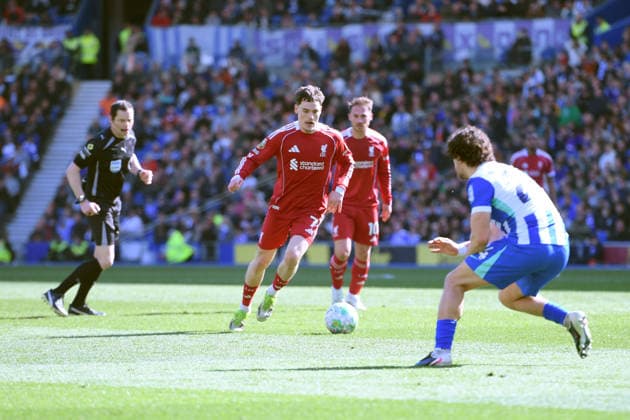 Brighton and Hove Albion v Liverpool, Premier League Ferdi KadÄ±oÄülu Defender of Brighton and Hove Albion looks to stop the run on goal by Florian Wirtz Midfielder of Liverpool during the Premier League match between Brighton and Hove Albion and Liverpool at the American Express Stadium, Brighton and Hove, UK on 21 March 2026. Brighton and Hove American Express Stadium East Sussex UK Editorial use only DataCo restrictions apply See www.football-dataco.com , Copyright: xJeffxMoodx PSI-23949-0058