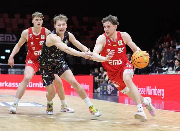 21.03.2026 - Basketball - Saison 2025 2026 - 2. Bundesliga Pro-A - 28. Spieltag: Nürnberg Falcons Basketball Club NBC - Uni Baskets Münster - Sportfoto Zink DaMa - xdaxmax - Thore Dilschmann (6, Uni Baskets Münster ) Vincent John Friederici (30, Nürnberg Falcons BC NBC )