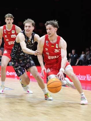 21.03.2026 - Basketball - Saison 2025 2026 - 2. Bundesliga Pro-A - 28. Spieltag: Nürnberg Falcons Basketball Club NBC - Uni Baskets Münster - Sportfoto Zink DaMa - xdaxmax - Thore Dilschmann (6, Uni Baskets Münster ) Vincent John Friederici (30, Nürnberg Falcons BC NBC )