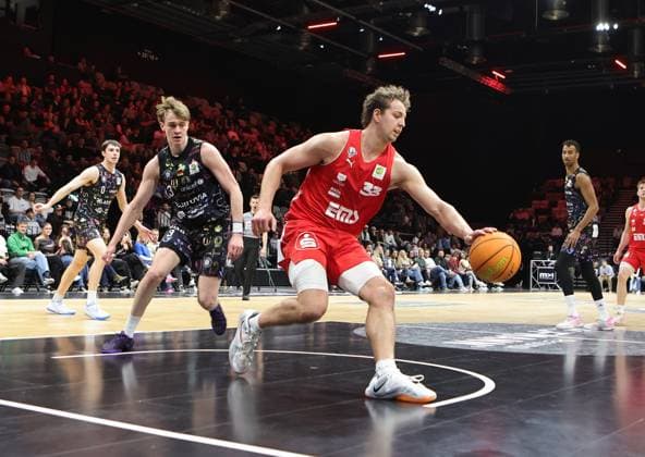 21.03.2026 - Basketball - Saison 2025 2026 - 2. Bundesliga Pro-A - 28. Spieltag: Nürnberg Falcons Basketball Club NBC - Uni Baskets Münster - Sportfoto Zink DaMa - xdaxmax - Paul Viefhues (3, Uni Baskets Münster ) Brandton Dean Chatfield (33, Nürnberg Falcons BC NBC )