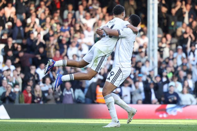 Fulham v Burnley - Premier League Josh King (left) is hugged by Rodrigo Muniz (right) of Fulham after scoring during the Premier League match between Fulham and Burnley at Craven Cottage in London, United Kingdom, on March 21, 2026. London Greater London United Kingdom  Copyright: xMIxNewsx originalFilename:fletcher-fulhamvs260321_npb1D.jpg