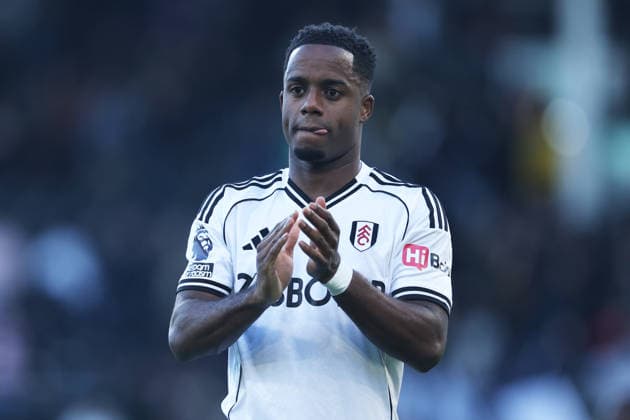 Fulham v Burnley - Premier League Ryan Sessegnon of Fulham thanks the supporters after the Premier League match between Fulham and Burnley at Craven Cottage in London, United Kingdom, on March 21, 2026. London Greater London United Kingdom  Copyright: xMIxNewsx originalFilename:fletcher-fulhamvs260321_npBTO.jpg