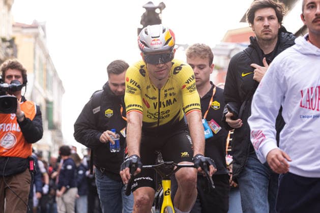 Milano Sanremo 2026 Wout Van Aert (TVL), who finishes third, is escorted at Via Roma in Sanremo, Italy, on March 21, 2026, during the Milano Sanremo 2026. Sanremo Italy  Copyright: xTommasoxBerardix originalFilename:berardi-milanosa260321_np2qX.jpg