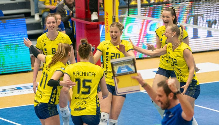 21.3.2026, Volleyball, Frauen, VBL, 1. VBL, 1. Volleyball-Bundesliga, Playoff, Viertelfinale, 1. Spiel, SSC Palmberg Schwerin - Ladies in Black Aachen Die Volleyballerinnen des SSC Palmberg Schwerin jubeln. Schwerin Palmberg Arena Mecklenburg-Vorpommern Deutschland