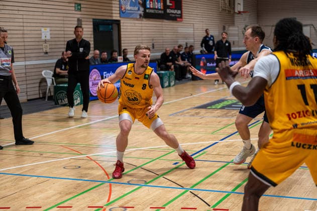 Lucas Mayer (Bozic Estriche Knights Kirchheim, 08), GER, Bozic Estriche Knights Kirchheim vs VfL SparkassenStars Bochum, BARMER 2. Basketball Bundesliga, 28. Spieltag, Saison 2025 2026, 21.03.2026 GER, Bozic Estriche Knights Kirchheim vs VfL SparkassenStars Bochum, BARMER 2. Basketball Bundesliga, 28. Spieltag, Saison 2025 2026, 21.03.2026 Kirchheim unter Teck Copyright: xEibner-Pressefoto SilasxKunzx EP_SKZ