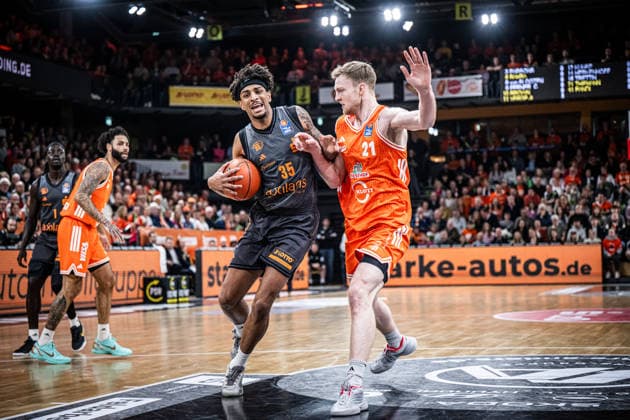 1. Basketball Bundesliga, easyCredit BBL, Saison 2025 2026, Herren, Hauptrunde, 25. Spieltag, 21.03.2026, RASTA Vechta - NINERS Chemnitz Roman Bedime ( 35 - NINERS Chemnitz) in Aktion Vechta RASTA Dome Niedersachsen Deutschland