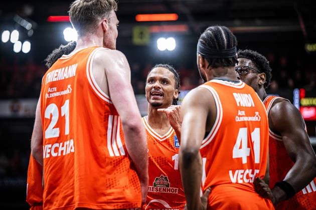 1. Basketball Bundesliga, easyCredit BBL, Saison 2025 2026, Herren, Hauptrunde, 25. Spieltag, 21.03.2026, RASTA Vechta - NINERS Chemnitz Das Team von RASTA Vechta während der Partie Vechta RASTA Dome Niedersachsen Deutschland