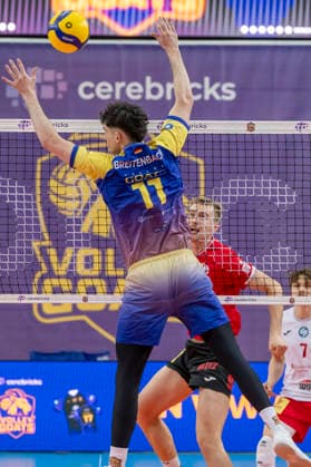 1.Volleyball Bundesliga -Saison 2025 2026 Cerebricks Volley Goats Mitteldeutschland vs.SV Warnemünde Halle, Deutschland 21. Maerz 2026: Im Bild:v.li.Nick Breitenbach (Bitterfeld) und Joshua Glasbergen (Warnemuende) Halle Saale swh.Arena Sachsen-Anhalt Deutschland