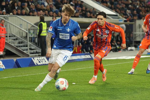 2025.03.21 xjfx Fussball 2.Bundesliga SV Darmstadt 98 - FC Schalke 04 v.l., Luca Marseiler (SV Darmstadt 98), Soufiane El-Faouzi (FC Schalke 04), Soufiane El-Faouzi (FC Schalke 04) zweikampf, action, aktion, battles for the Ball (DFL DFB REGULATIONS PROHIBIT ANY USE OF PHOTOGRAPHS as IMAGE SEQUENCES and or QUASI-VIDEO)