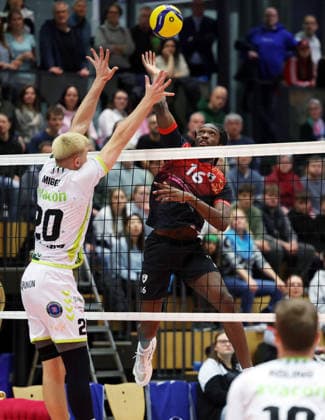 21.03.2026, Deutschland, Ludwigsburg Volleyball Barock Volleys MTV Ludwigsburg vs. Helios Grizzyls Giesen., Nyherowo Omene (LB, rechts)
