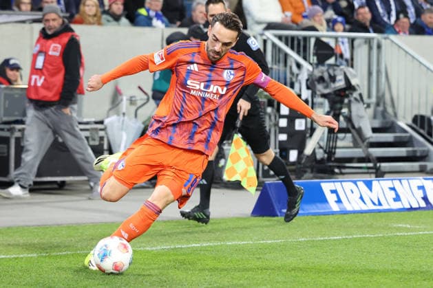 21.03.2026, xrekx, Fussball 2.Bundesliga, SV Darmstadt 98 - FC Schalke 04 v.l. Kenan Karaman (FC Schalke 04) (DFL DFB REGULATIONS PROHIBIT ANY USE OF PHOTOGRAPHS as IMAGE SEQUENCES and or QUASI-VIDEO) Darmstadt