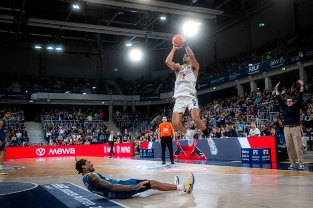 Spielaktion mit Ibrahim Watson-Boye (2; BMA365 Bamberg Baskets), Carlo Finetti (999; MLP Academics Heidelberg), Erol Ersek (11; MLP Academics Heidelberg) und Kevin Gerwin (490; MLP Academics Heidelberg) easyCredit BBL: MLP Academics Heidelberg – Bamberg Baskets Copyright: xSpeedshotx