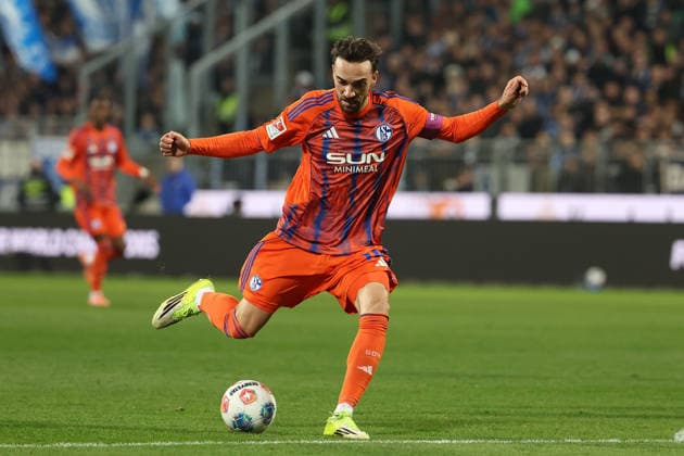 2025.03.21 xjfx Fussball 2.Bundesliga SV Darmstadt 98 - FC Schalke 04 v.l., Kenan Karaman (FC Schalke 04) in aktion, in action, (DFL DFB REGULATIONS PROHIBIT ANY USE OF PHOTOGRAPHS as IMAGE SEQUENCES and or QUASI-VIDEO)