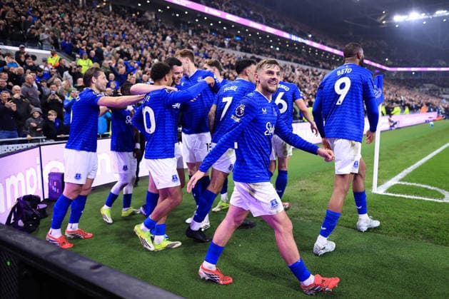 Football - Premier League - Everton v Chelsea 21st March 2026 - Premier League - Everton v Chelsea - Kiernan Dewsbury-Hall of Everton and teammates celebrate their 2nd goal - Photo: Simon Stacpoole Offside. Liverpool UK Copyright: xSimonxStacpoolexOffside