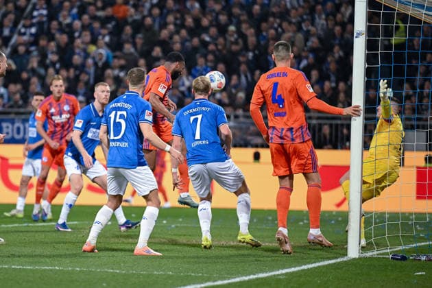 21.03.2026, Fussball, 2. Bundesliga, Saison 2025 2026, 26. Spieltag, SV Darmstadt 98 - FC Schalke 04, Moussa Sylla (FC Schalke 04) erzielt das Tor zum 0:1, xRHR-FOTO YYx