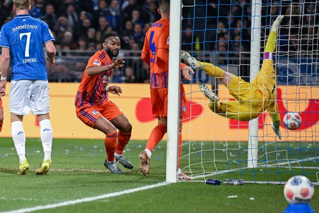 21.03.2026, Fussball, 2. Bundesliga, Saison 2025 2026, 26. Spieltag, SV Darmstadt 98 - FC Schalke 04, Moussa Sylla (FC Schalke 04) erzielt das Tor zum 0:1, xRHR-FOTO YYx
