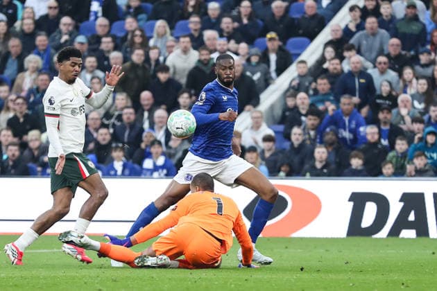 Everton v Chelsea - Premier League Beto of Everton shoots and scores to make it 1-0 during the Premier League match between Everton and Chelsea at Hill Dickinson Stadium in Liverpool, United Kingdom, on March 21, 2026. Liverpool Merseyside United Kingdom  Copyright: xNewsxImagesx originalFilename:cosgrove-premierl260321_npZxw.jpg