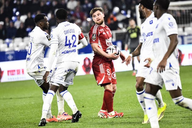 FOOTBALL : AJ Auxerre vs Stade Brestois 29 - Ligue 1 - JournÃ e 27 - 21 03 2026 Hugo Magnetti (Stade Brestois) AuxerreFrance  Copyright: xBaptistexAutissierx