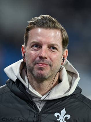 Florian Kohfeldt (SV Darmstadt 1898, Trainer) vor dem Spiel, GER, SV Darmstadt 98 vs. FC Schalke 04, Fussball 2. Bundesliga, 27. Spieltag, Saison 2025 2026, 21.03.2026. DFL regulations prohibit any use of photographs as image sequences and or quasi-video GER, SV Darmstadt 98 vs. FC Schalke 04, Fussball 2. Bundesliga, 27. Spieltag, Saison 2025 2026, 21.03.2026. Darmstadt *** Florian Kohfeldt SV Darmstadt 1898, Coach before the match, GER, SV Darmstadt 98 vs FC Schalke 04, Soccer 2 Bundesliga, Matchday 27, Season 2025 2026, 21 03 2026 DFL regulations prohibit any use of photographs as image sequences and or quasi video GER, SV Darmstadt 98 vs FC Schalke 04, Soccer 2 Bundesliga, Matchday 27, Season 2025 2026, 21 03 2026 Darmstadt Copyright: xEibner-Pressefoto FlorianxWiegandx EP_FWD