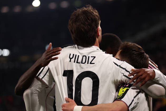 Kenan Yildiz (Juventus Fc) celebrates after scoring his team s first goal with team mates, Serie A, Juventus FC v Us Sassuolo , Allianz Stadium, March 21, 2026, Turin, Italy.