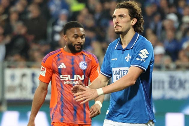 21.03.2026, xrekx, Fussball 2.Bundesliga, SV Darmstadt 98 - FC Schalke 04 v.l. Fraser Hornby (SV Darmstadt 98) enttaeuscht, enttäuscht, schaut enttaeuscht, niedergeschlagen, disappointed (DFL DFB REGULATIONS PROHIBIT ANY USE OF PHOTOGRAPHS as IMAGE SEQUENCES and or QUASI-VIDEO) Darmstadt