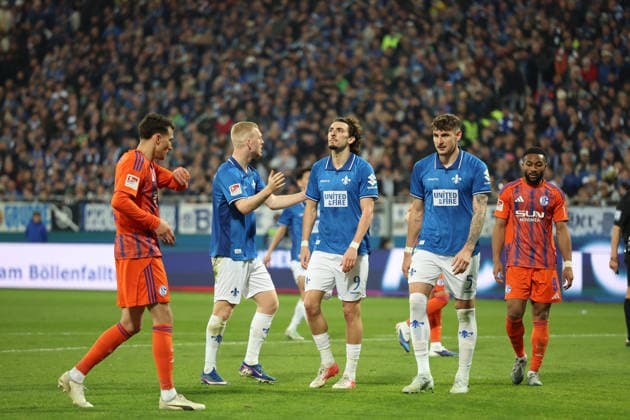 21.03.2026, xrekx, Fussball 2.Bundesliga, SV Darmstadt 98 - FC Schalke 04 v.l. Fraser Hornby (SV Darmstadt 98) enttaeuscht, enttäuscht, schaut enttaeuscht, niedergeschlagen, disappointed (DFL DFB REGULATIONS PROHIBIT ANY USE OF PHOTOGRAPHS as IMAGE SEQUENCES and or QUASI-VIDEO) Darmstadt