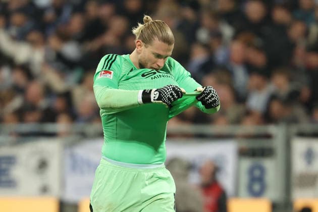 2025.03.21 xjfx Fussball 2.Bundesliga SV Darmstadt 98 - FC Schalke 04 v.l., Torwart, goalkeeper Loris Karius (FC Schalke 04) enttaeuscht, enttaeuscht schauend, dissapointed, traurig, frustiert, frust, gefrustet (DFL DFB REGULATIONS PROHIBIT ANY USE OF PHOTOGRAPHS as IMAGE SEQUENCES and or QUASI-VIDEO)