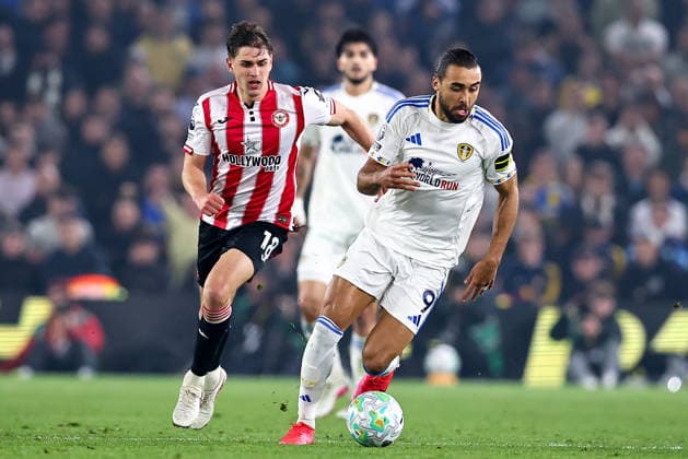 Leeds United v Brentford, Premier League Yehor Yarmolyuk of Brentford chases down Dominic Calvert-Lewin of Leeds United during the Leeds United v Brentford Premier League match at Elland Road, Leeds, England on 21 March 2026 Credit: Ryan Crockett Every Second Media Editorial use only. All images are copyright Every Second Media Limited. No images may be reproduced without prior permission. All rights reserved. Premier League and Football League images are subject to licensing agreements with Football DataCo Limited. see https: www.football-dataco.com Copyright: xIMAGO EveryxSecondxMediax ESM-1868-0077 RyanxCrockettx xEveryxSecondxMediax
