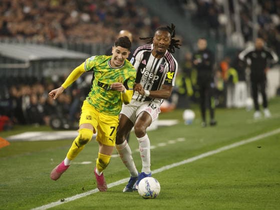 CALCIO - Serie A - Juventus FC vs US Sassuolo Cristian Volpato of US Sassuolo and Khephren Thuram of Juventus FC during the Italian Serie A, season 2025-2026, football match between Juventus FC and US Sassuolo on 21 March 2026, at Allianz Stadium, Turin, Italy. Photo, Nderim Kaceli Turin Italy  Copyright: xIPAxSport ABACAx