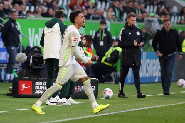 VfL vs. Bremen, 1. BL Wolfsburg, 21.03.2026, Fußball, Herren, Saison 2025 2026, 1. BL, VfL Wolfsburg vs. SV Werder Bremen: Schlussjubel, Justin Njinmah (Werder Bremen) (DFL DFB REGULATIONS PROHIBIT ANY USE OF PHOTOGRAPHS as IMAGE SEQUENCES and or QUASI-VIDEO) Volkswagen Arena Niedersachsen Deutschland *** VfL vs Bremen, 1 BL Wolfsburg, 21 03 2026, Football, Men, Season 2025 2026, 1 BL, VfL Wolfsburg vs SV Werder Bremen final cheer, Justin Njinmah Werder Bremen DFL DFB REGULATIONS PROHIBIT ANY USE OF PHOTOGRAPHS as IMAGE SEQUENCES and or QUASI VIDEO Volkswagen Arena Niedersachsen Germany