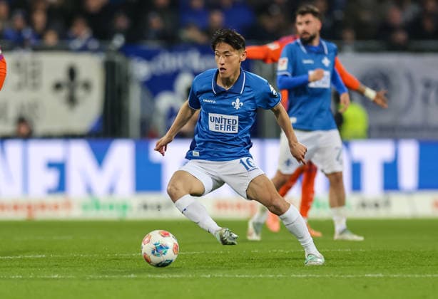 21.03.2026, Fussball 2. Bundesliga, SV Darmstadt 98 - FC Schalke 04, v.l., Hiroki Akiyama (SV Darmstadt 98) DFL DFB REGULATIONS PROHIBIT ANY USE OF PHOTOGRAPHS AS IMAGE SEQUENCES AND OR QUASI-VIDEO. xdcx
