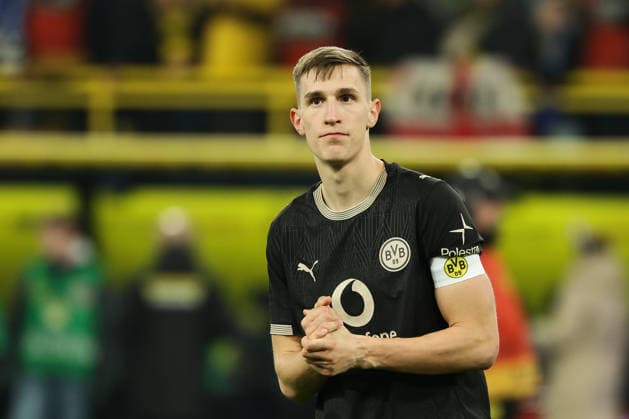 Dortmund, Germany, 21.03.26, Nico Schlotterbeck (Borussia Dortmund) guckt während des Spiels der 1. Bundesliga zwischen Borussia Dortmund - Hamburger SV im Signal Iduna Park in Dortmund. (Photo by Joachim Bywaletz) DFB DFL REGULATIONS PROHIBIT ANY USE OF PHOTOGRAPHS AS IMAGE SEQUENCES AND OR QUASI-VIDEO. *** Dortmund, Germany, 21 03 26, Nico Schlotterbeck Borussia Dortmund watches during the Bundesliga 1 match between Borussia Dortmund Hamburger SV at Signal Iduna Park in Dortmund Photo by Joachim Bywaletz DFB DFL REGULATIONS PROHIBIT ANY USE OF PHOTOGRAPHS AS IMAGE SEQUENCES AND OR QUASI VIDEO Copyright: JoachimxBywaletz xJB-Sportfoto